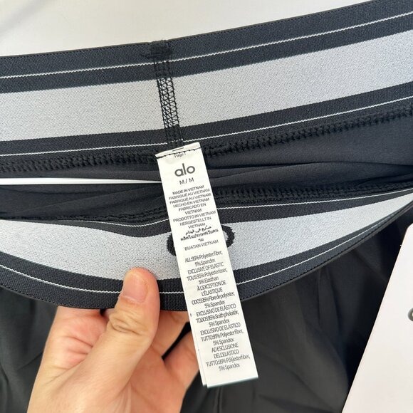 ALO Yoga Black Athletic Shorts - Picture 4 of 9